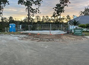 Blocklaying contractor on site